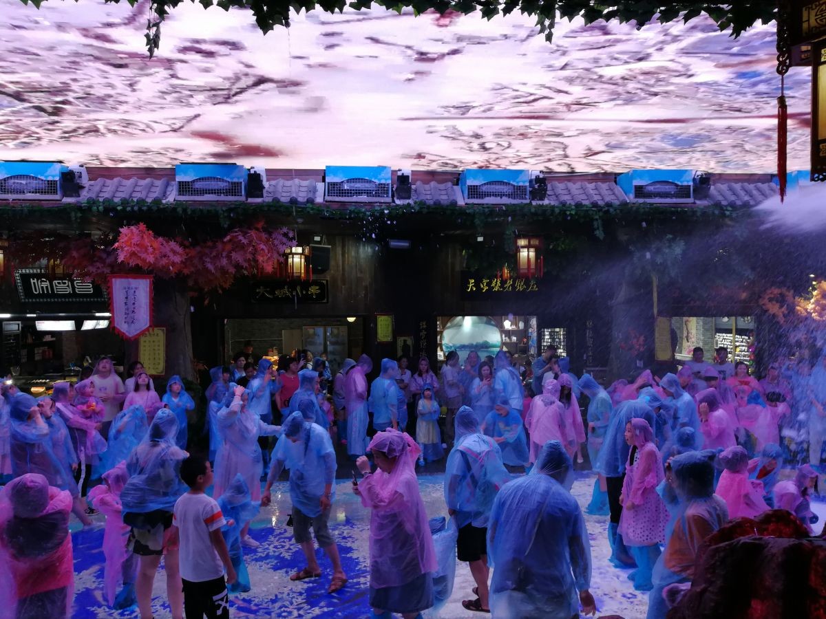 德?tīng)栔评?中茂城飄雪暴雪項(xiàng)目